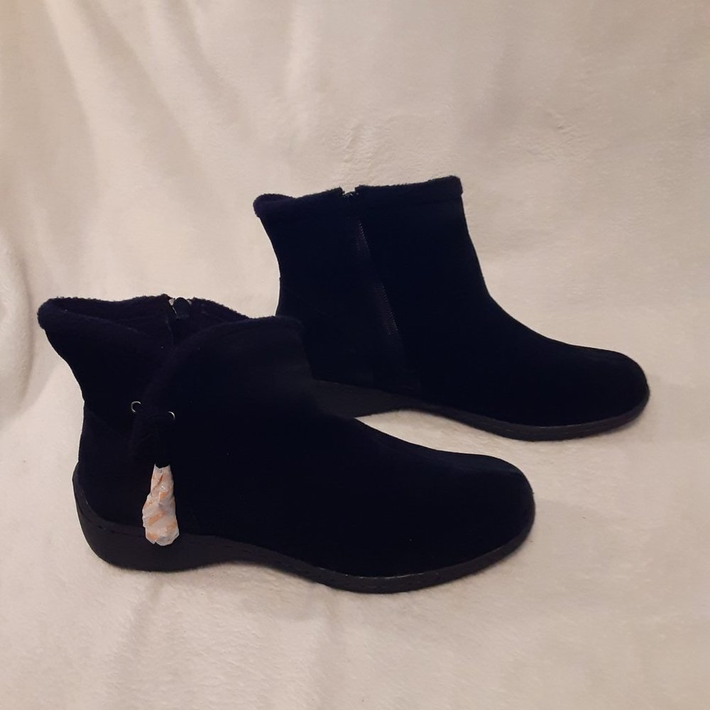 Black suede Sporto waterproof boots